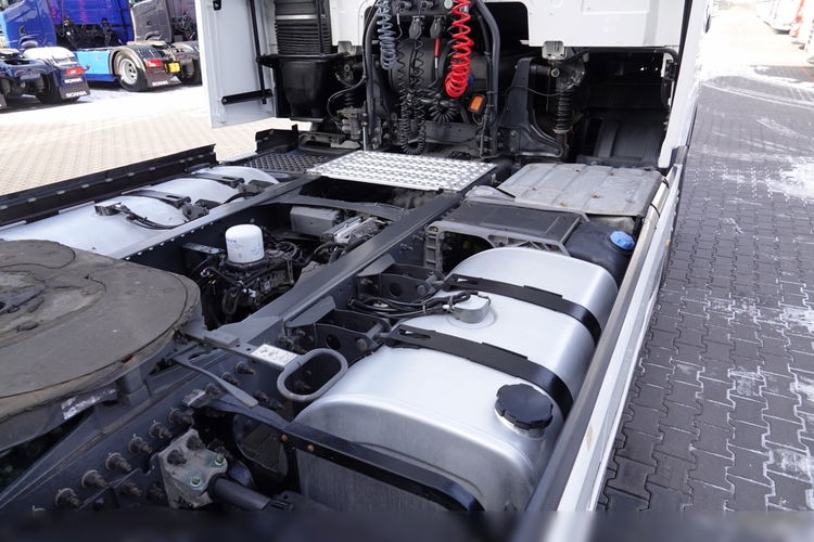 Volvo FH 500 / 2017 ROK / OPONY 100 % / SPROWADZONY / PO KONTRAKCIE SERWISOWYM zdjęcie 17