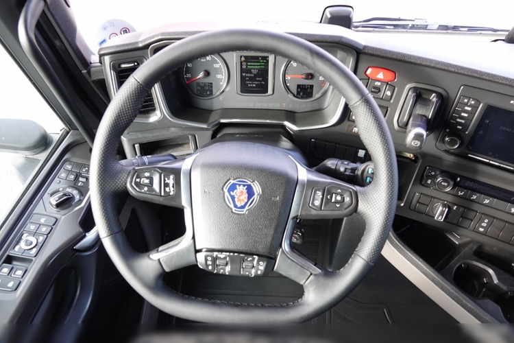Scania S 450 / RETARDER / KLIMA POSTOJOWA / OPONY 100 % / PO KONTRAKCIE SERWISOWYM / SPROWADZONA  zdjęcie 29