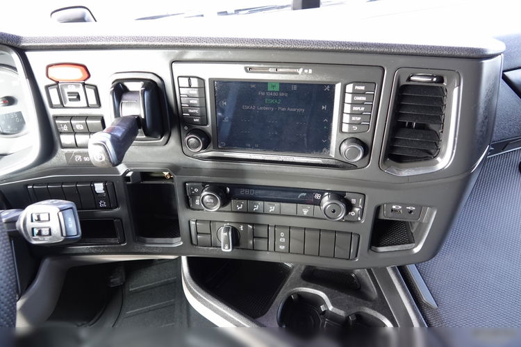 Scania S 450 / RETARDER / KLIMA POSTOJOWA / OPONY 100 % / PO KONTRAKCIE SERWISOWYM / SPROWADZONA  zdjęcie 31