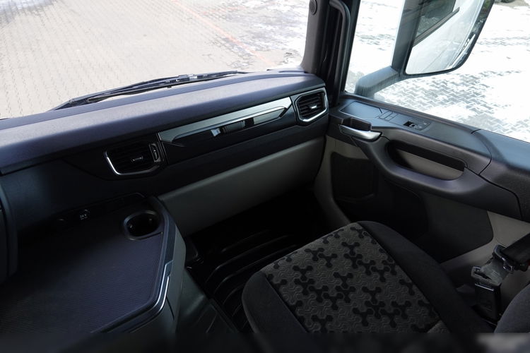 Scania S 450 / RETARDER / KLIMA POSTOJOWA / OPONY 100 % / PO KONTRAKCIE SERWISOWYM / SPROWADZONA  zdjęcie 33