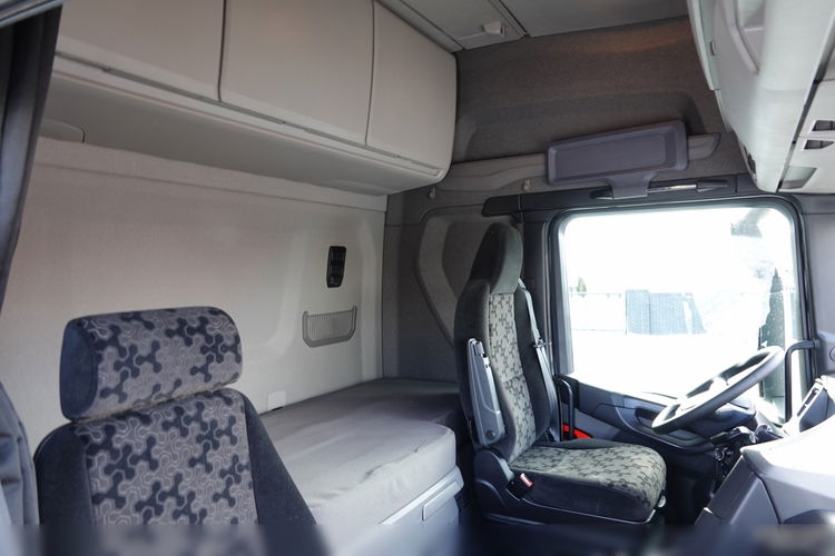 Scania S 450 / RETARDER / KLIMA POSTOJOWA / OPONY 100 % / PO KONTRAKCIE SERWISOWYM / SPROWADZONA  zdjęcie 36