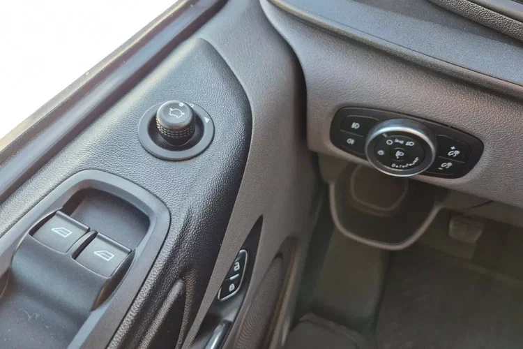 Ford Transit Custom L2H1 54900zł NETTO 2.0TdCi/170KM zdjęcie 21