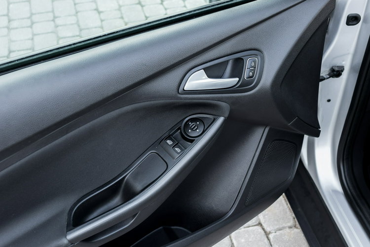 Ford Focus 1.5_Diesel_120 KM_118 tyś. km_LIFT zdjęcie 12