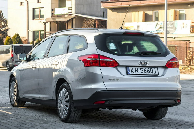 Ford Focus 1.5_Diesel_120 KM_118 tyś. km_LIFT zdjęcie 9