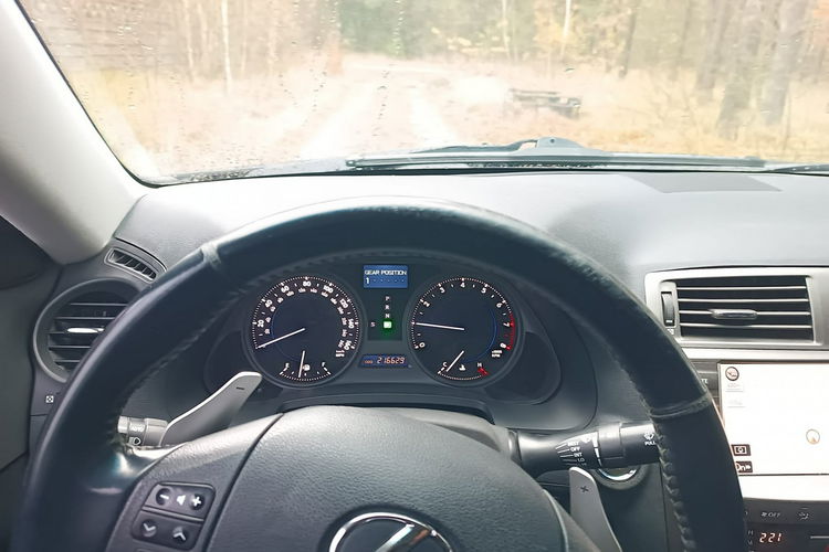 Lexus IS zdjęcie 12