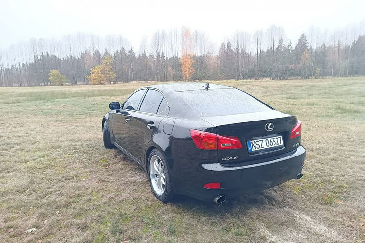 Lexus IS zdjęcie 2
