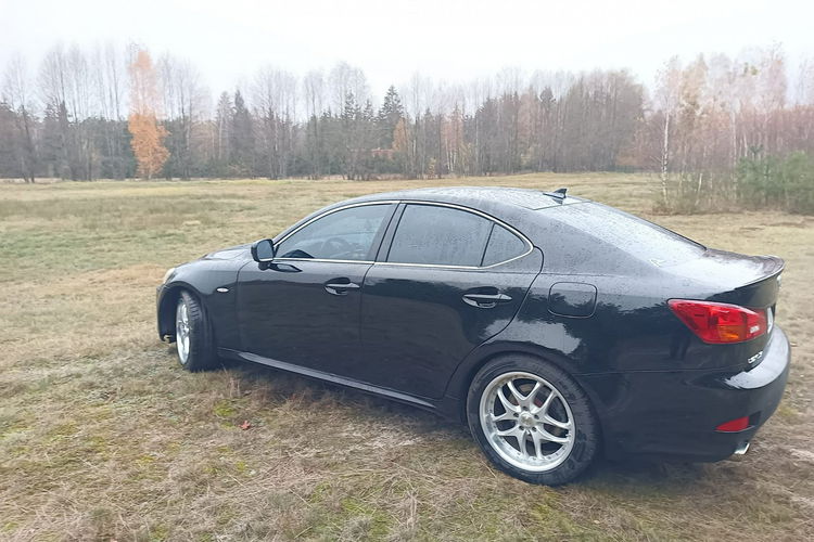 Lexus IS zdjęcie 3