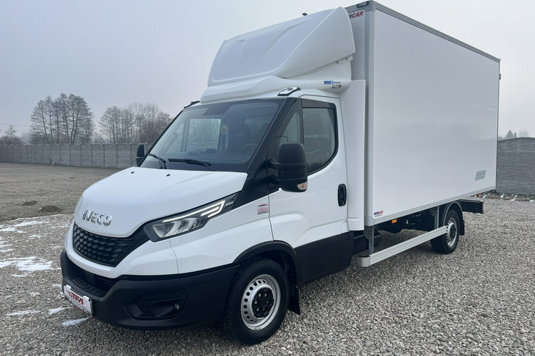 Iveco Daily 35S18 Izoterma 8-pal. GWARANCJA 3.0/180KM TylneZawieszeniePneumatyczne zdjęcie 2