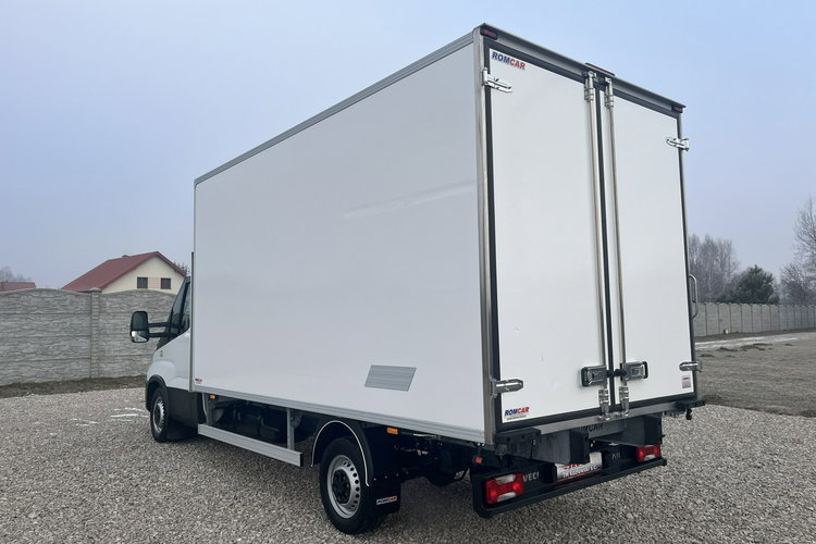 Iveco Daily 35S18 Izoterma 8-pal. GWARANCJA 3.0/180KM TylneZawieszeniePneumatyczne zdjęcie 3