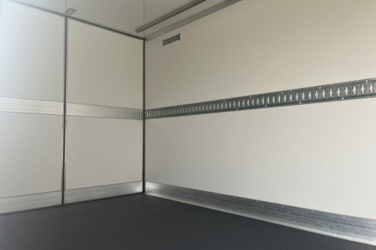 Iveco Daily 35S18 Izoterma 8-pal. GWARANCJA 3.0/180KM TylneZawieszeniePneumatyczne zdjęcie 8