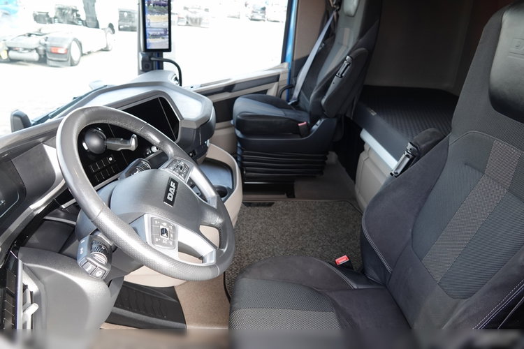 DAF XG 530 / RETARDER / CAŁY NA PODUSZKACH / KLIMA POSTOJOWA / OPONY 100% / PO KONTRAKCIE SERWISOWYM / zdjęcie 24