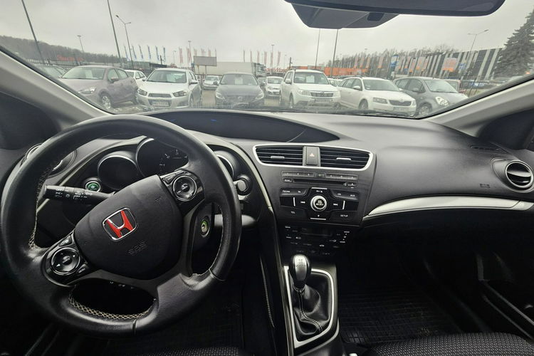 Honda Civic model 2016, grzane fotele , tempomat zdjęcie 14