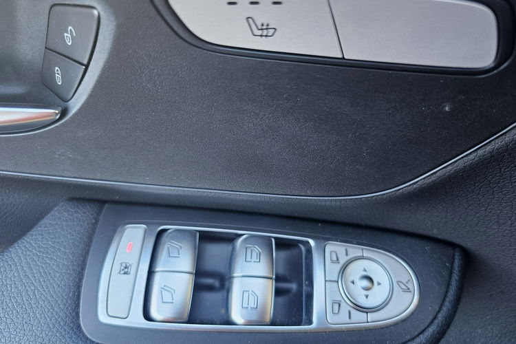 Mercedes V 250 bezwypadkowy, mały przebieg , bogata wersja zdjęcie 22