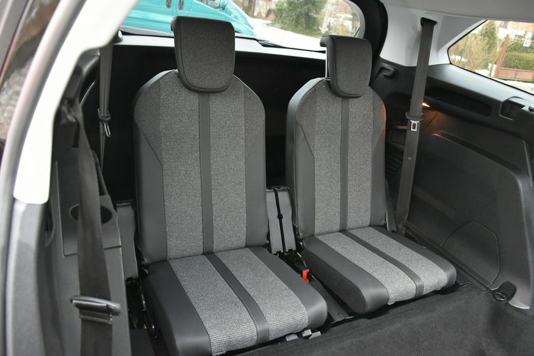 Peugeot 5008 1.5HDi 130KM Automat 2019r. 7os. LED NAVi Kamera Skóra Rolety zdjęcie 16