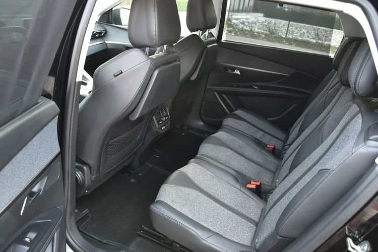 Peugeot 5008 1.5HDi 130KM Automat 2019r. 7os. LED NAVi Kamera Skóra Rolety zdjęcie 18