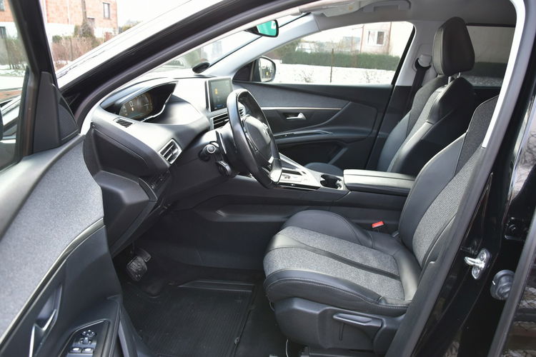 Peugeot 5008 1.5HDi 130KM Automat 2019r. 7os. LED NAVi Kamera Skóra Rolety zdjęcie 20