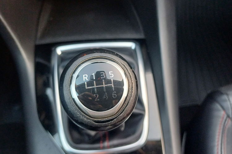 Mazda 3 2.2 SKYACTIV-D 150KM zdjęcie 15