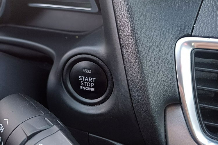 Mazda 3 2.2 SKYACTIV-D 150KM zdjęcie 19