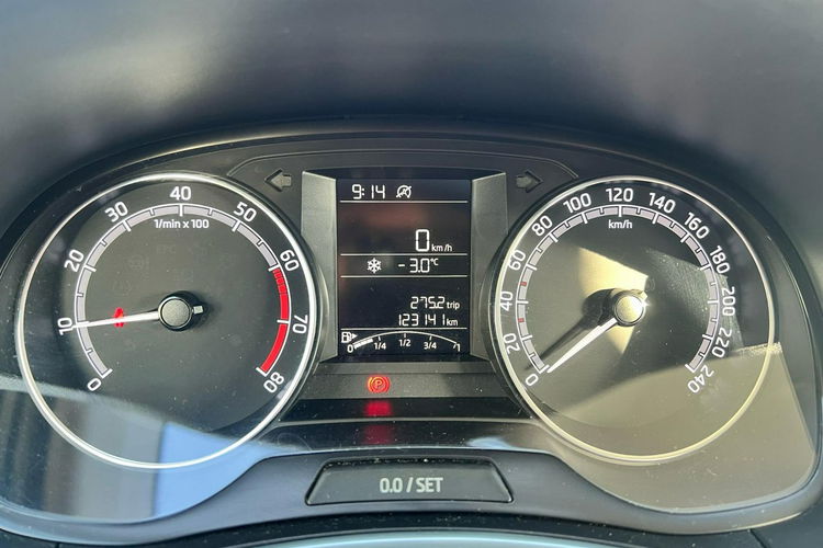 Skoda Fabia Salon Polska Poleasingowy I właściciel Serwis ASO VAT 23% Bezwypadkowy zdjęcie 6