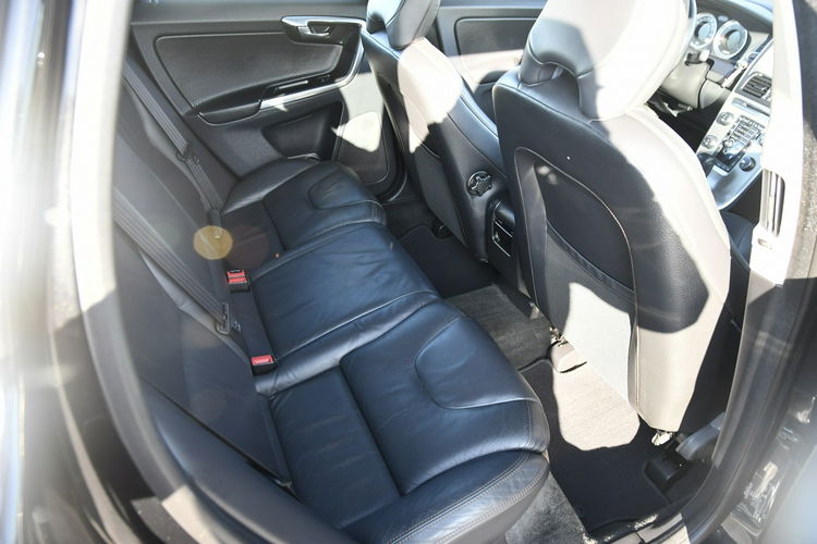 Volvo XC 60 2.4D5 Automat, Navi, Kam.Cofania.Skóry.Tempomat. zdjęcie 17