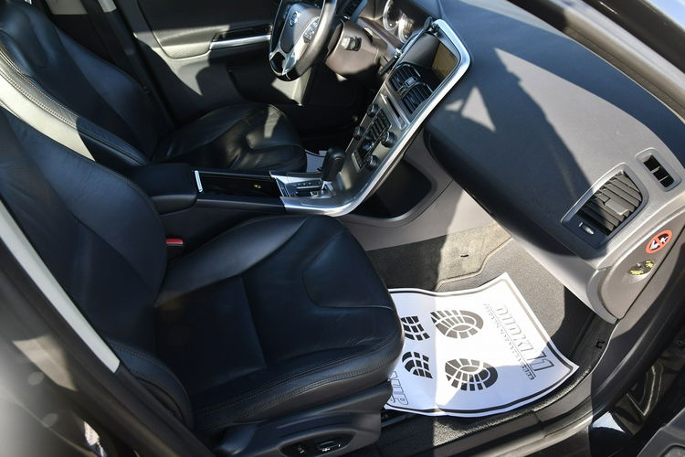 Volvo XC 60 2.4D5 Automat, Navi, Kam.Cofania.Skóry.Tempomat. zdjęcie 18