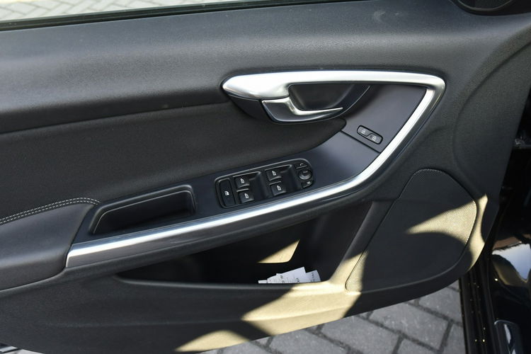 Volvo V60 1.6hdi Navi.Ledy.Klimatr 2 str.Parktronic.GWARANCJA zdjęcie 12