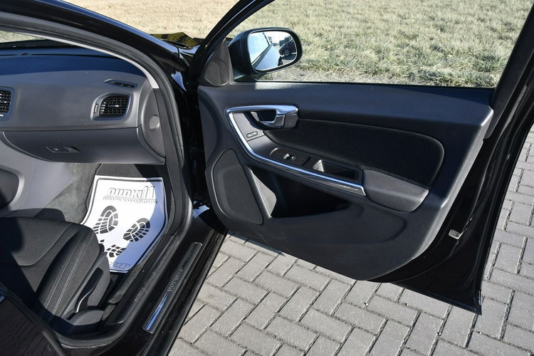 Volvo V60 1.6hdi Navi.Ledy.Klimatr 2 str.Parktronic.GWARANCJA zdjęcie 21