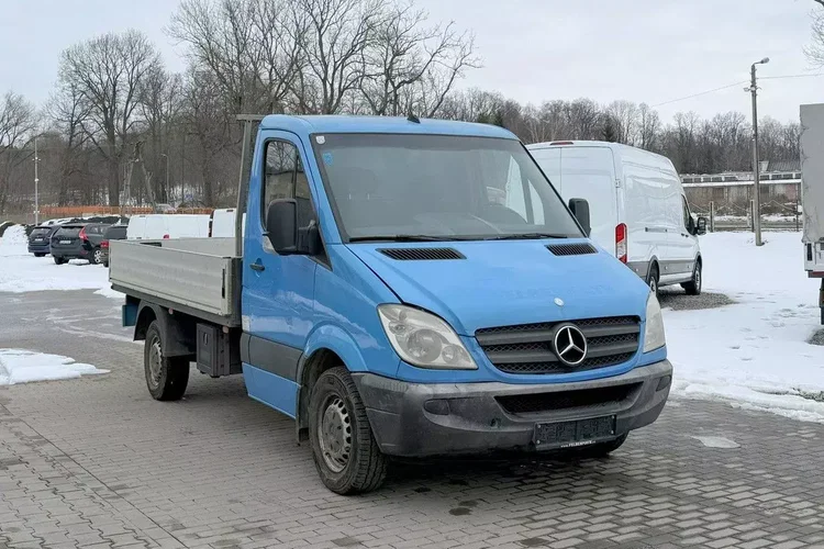 Mercedes 313 zdjęcie 7