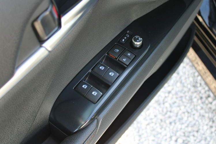 Toyota Camry 2.5 Hybrid e-CTV Comfort F-vat Skóra Gwarancja zdjęcie 14