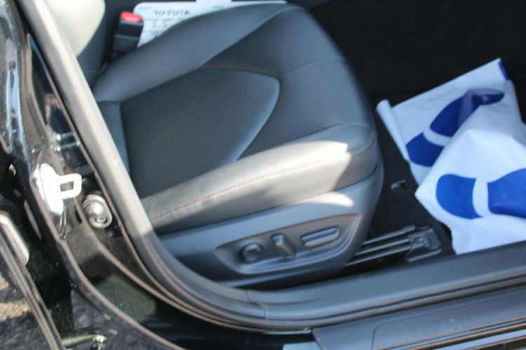 Toyota Camry 2.5 Hybrid e-CTV Comfort F-vat Skóra Gwarancja zdjęcie 32