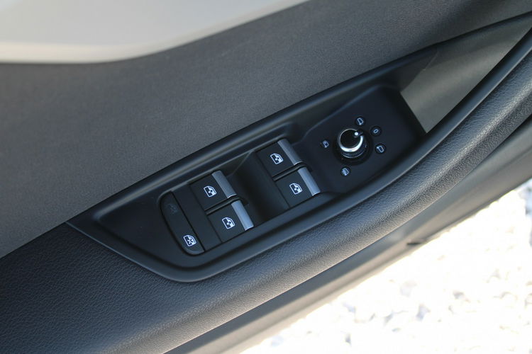 Audi A4 S-Tronic Gwarancja Kamera F-vat Salon Polska zdjęcie 13