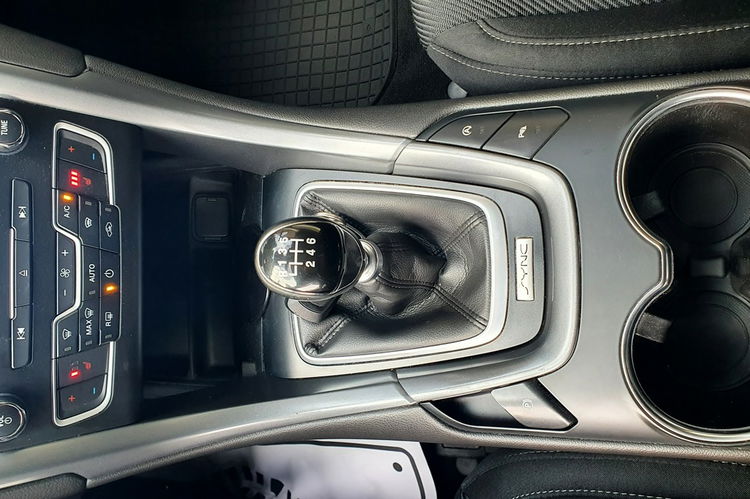 Ford Mondeo 2.0 TDCI 180KM, TITANIUM Kamera, Full LED, , Serwis ASO 2 x komplet kół zdjęcie 41