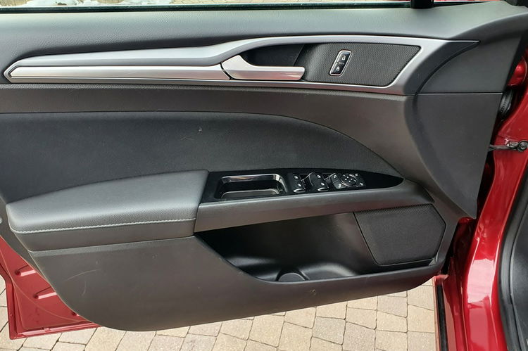 Ford Mondeo 2.0 TDCI 180KM, TITANIUM Kamera, Full LED, , Serwis ASO 2 x komplet kół zdjęcie 42