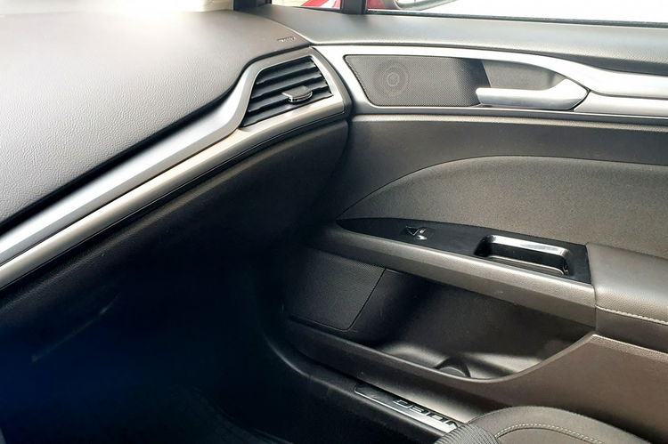 Ford Mondeo 2.0 TDCI 180KM, TITANIUM Kamera, Full LED, , Serwis ASO 2 x komplet kół zdjęcie 47