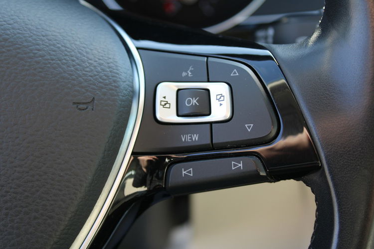 Volkswagen Passat ESSENCE LED F-vat Salon Polska Gwarancja zdjęcie 18