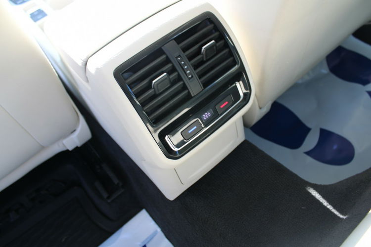 Volkswagen Passat ESSENCE LED F-vat Salon Polska Gwarancja zdjęcie 26