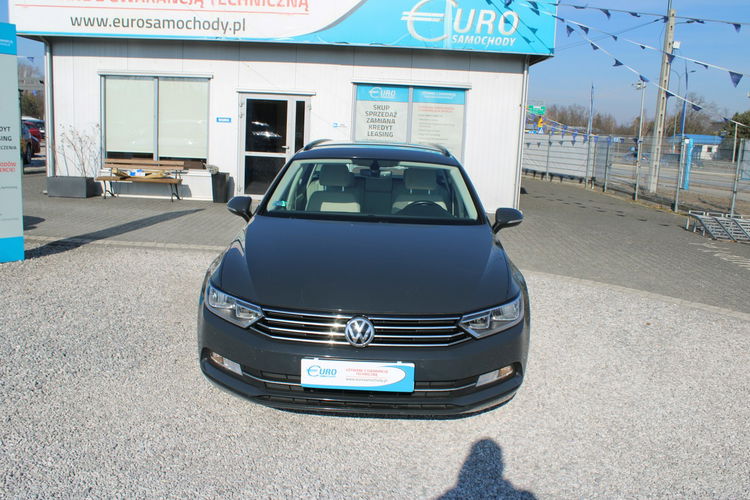Volkswagen Passat ESSENCE LED F-vat Salon Polska Gwarancja zdjęcie 2