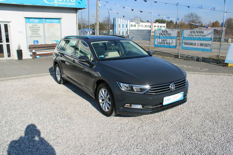 Volkswagen Passat ESSENCE LED F-vat Salon Polska Gwarancja zdjęcie 3