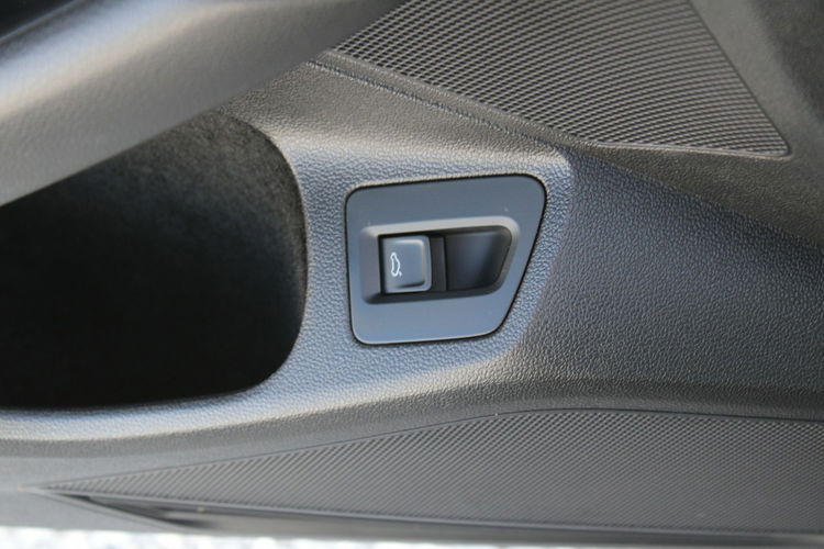 Volkswagen Passat Business DSG LED F-vat Salon Polska Gwarancja zdjęcie 15