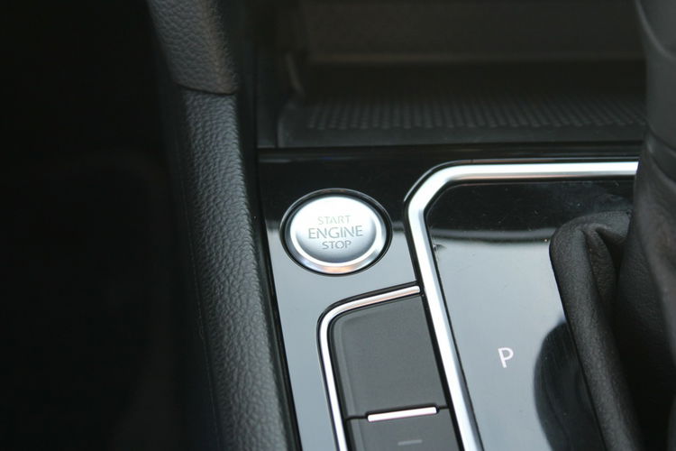 Volkswagen Passat Business DSG LED F-vat Salon Polska Gwarancja zdjęcie 27