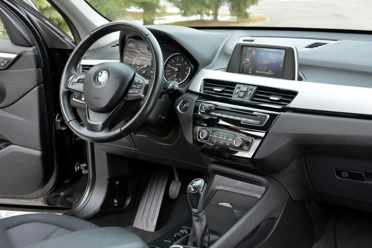 X1 z Niemiec 2xParktronic Park Assist EL.Klapa Alu 18 ASO BMW Europa zdjęcie 18