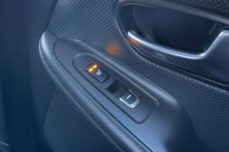 Kia Carens Benzyna 7.os Gwarancja zdjęcie 26