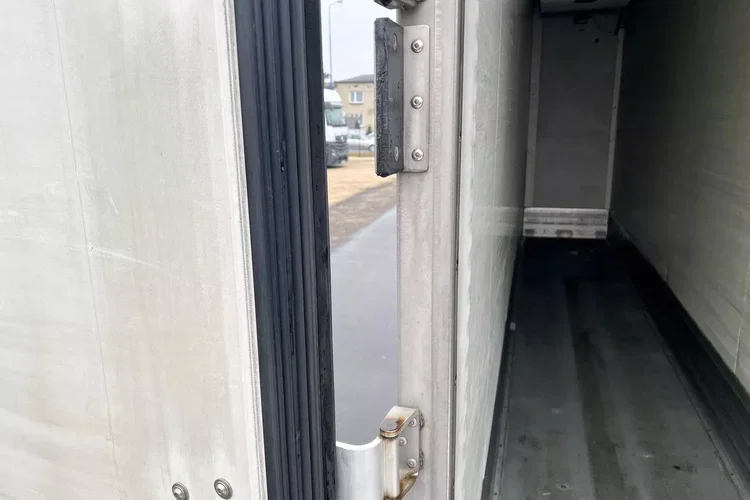 Mercedes ATEGO1223 CHLODNIA CARIERR zdjęcie 32