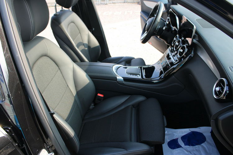 Mercedes GLC 200 4-Matic Led F-vat Gwarancja Salon Polska zdjęcie 15