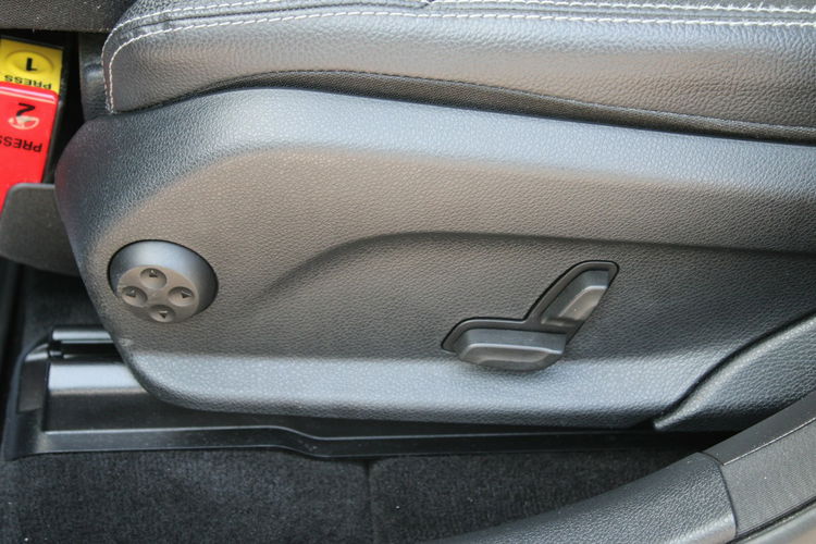 Mercedes GLC 200 4-Matic Led F-vat Gwarancja Salon Polska zdjęcie 17