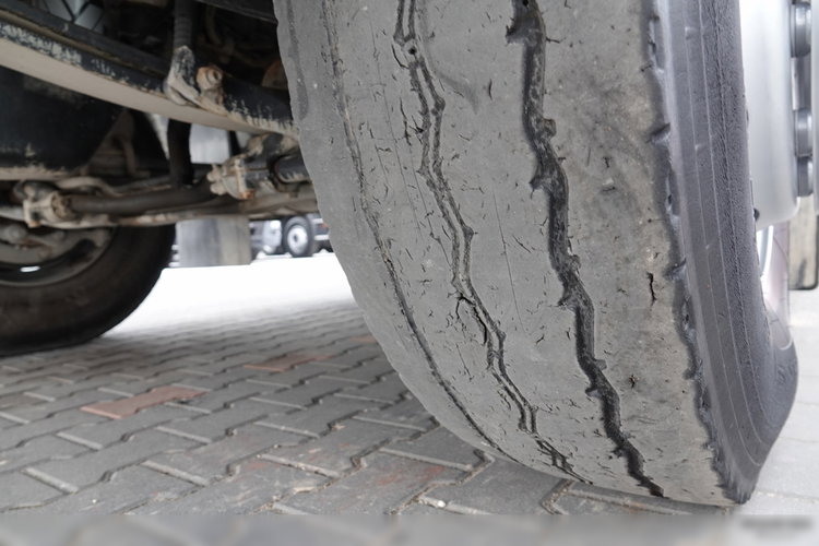 Renault KERAX 410 / 6x4 / WYWROTKA / HYDROBURTA / BORDMATIC / MANUAL / SPROWADZONA zdjęcie 36