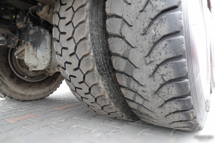 Renault KERAX 410 / 6x4 / WYWROTKA / HYDROBURTA / BORDMATIC / MANUAL / SPROWADZONA zdjęcie 38