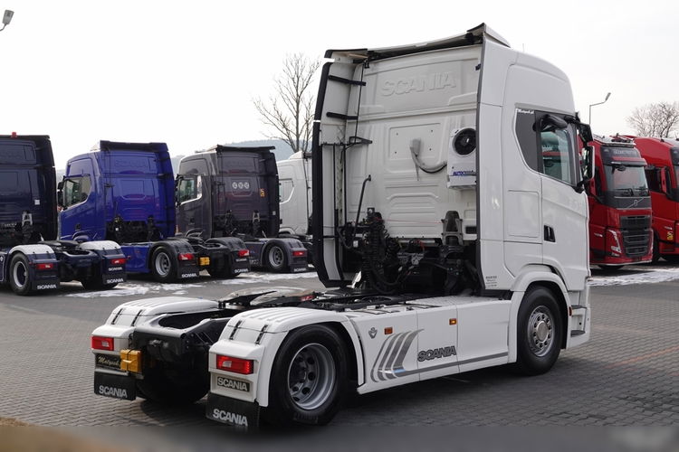 Scania S 520 / V8 / RETARDER / KLIMA POSTOJOWA / SKÓRY / OPONY 100% / BOGATE WYPOSAŻENIE / PO KONTRAKCIE SERWISOWYM zdjęcie 9