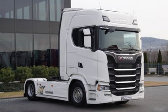 Scania S 520 / V8 / RETARDER / KLIMA POSTOJOWA / SKÓRY / OPONY 100% / BOGATE WYPOSAŻENIE / PO KONTRAKCIE SERWISOWYM