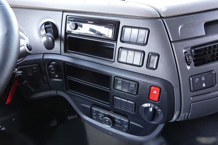 DAF XF 480 / SPACE CAB / 2018 ROK / SPROWADZONY / PO KONTRAKCIE SERWISOWYM  zdjęcie 30